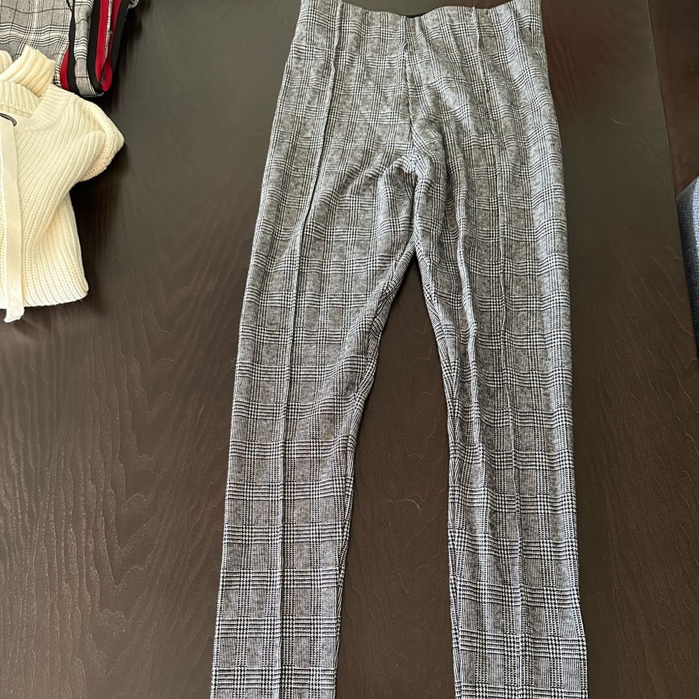 Women’s houndstooth leggings